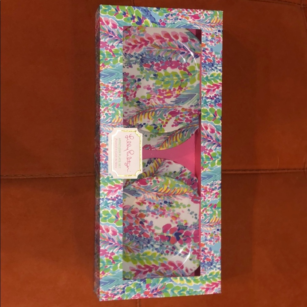 Set of 4 Lilly Pulitzer Catch the Wave plates